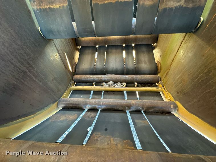 image for item KT9226 1993 Vermeer 605 Series K  round baler