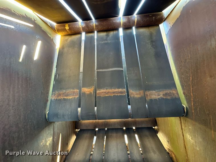 image for item KT9226 1993 Vermeer 605 Series K  round baler