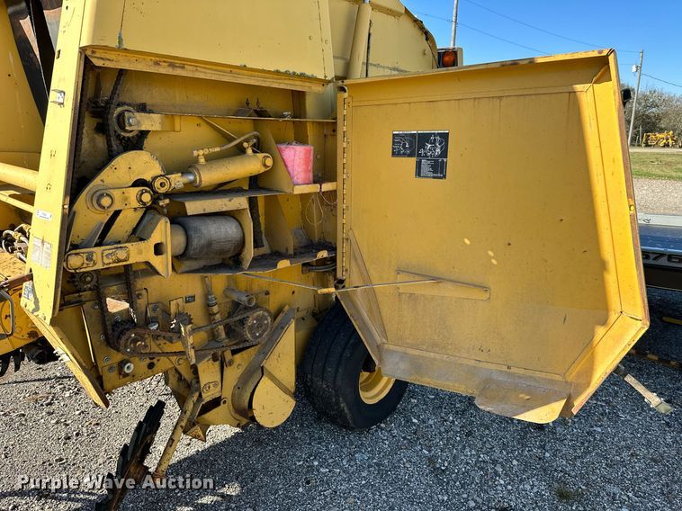 image for item KT9226 1993 Vermeer 605 Series K  round baler