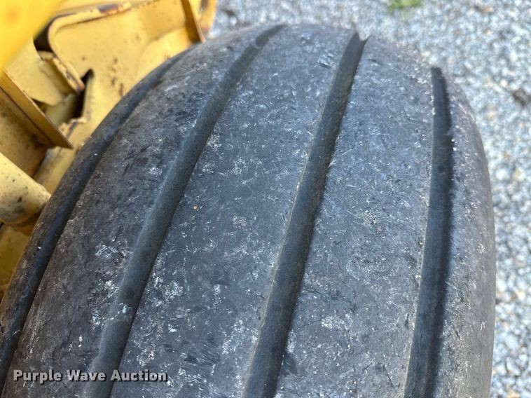 image for item KT9226 1993 Vermeer 605 Series K  round baler