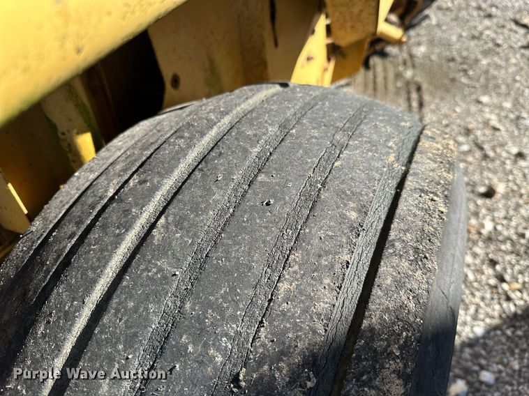 image for item KT9226 1993 Vermeer 605 Series K  round baler