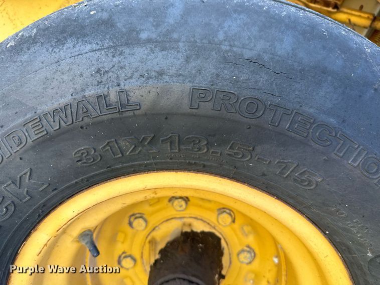 image for item KT9226 1993 Vermeer 605 Series K  round baler