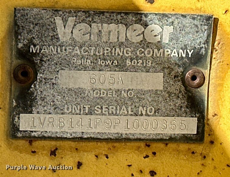 image for item KT9226 1993 Vermeer 605 Series K  round baler