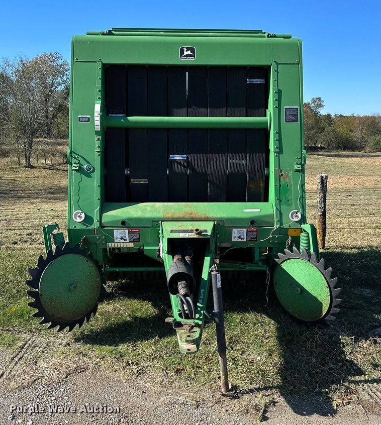 image for item KT9227 1998 John Deere 566  round baler