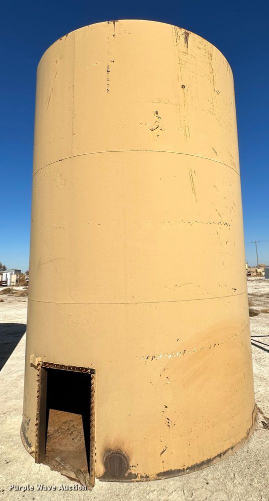 image for item KX9720 Grain bin stand with tank