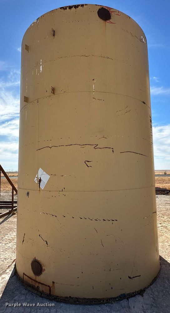 image for item KX9720 Grain bin stand with tank