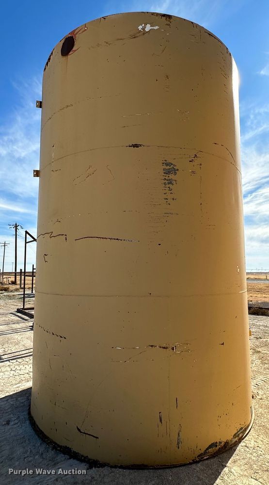 image for item KX9720 Grain bin stand with tank