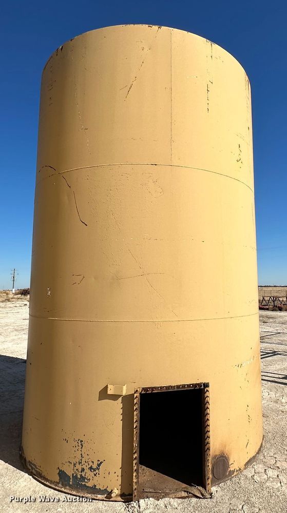 image for item KX9720 Grain bin stand with tank