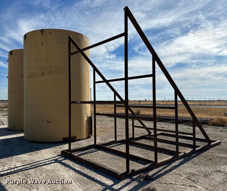 image for item KX9721 Grain bin stand with tank