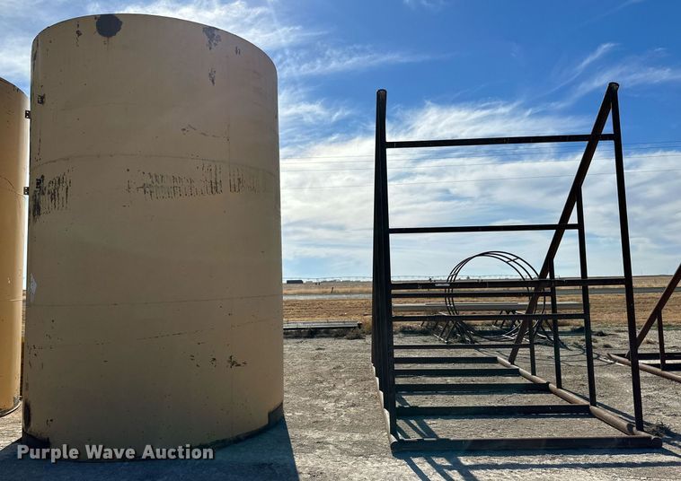 image for item KX9721 Grain bin stand with tank