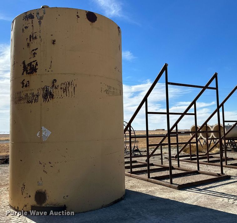 image for item KX9721 Grain bin stand with tank