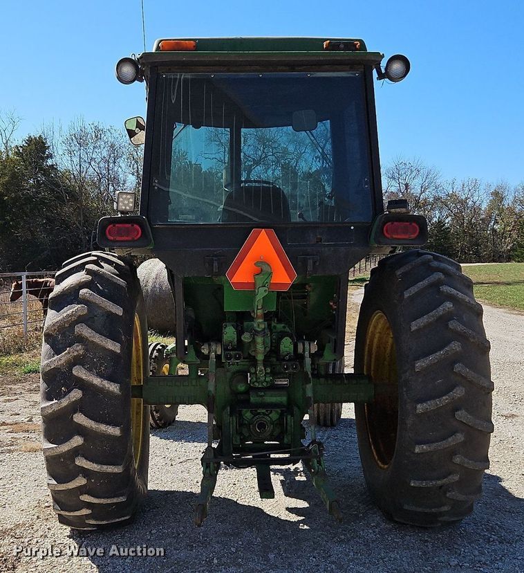 image for item LB9574 1982 John Deere 4240H  tractor