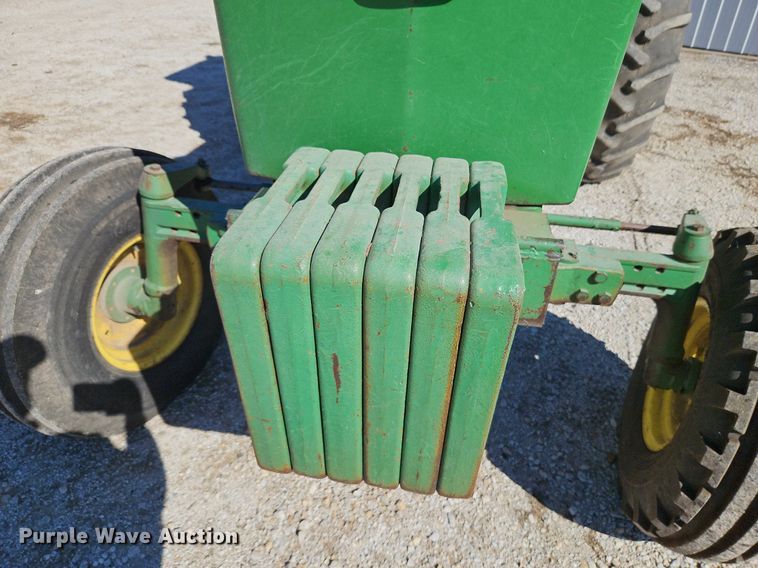 image for item LB9574 1982 John Deere 4240H  tractor