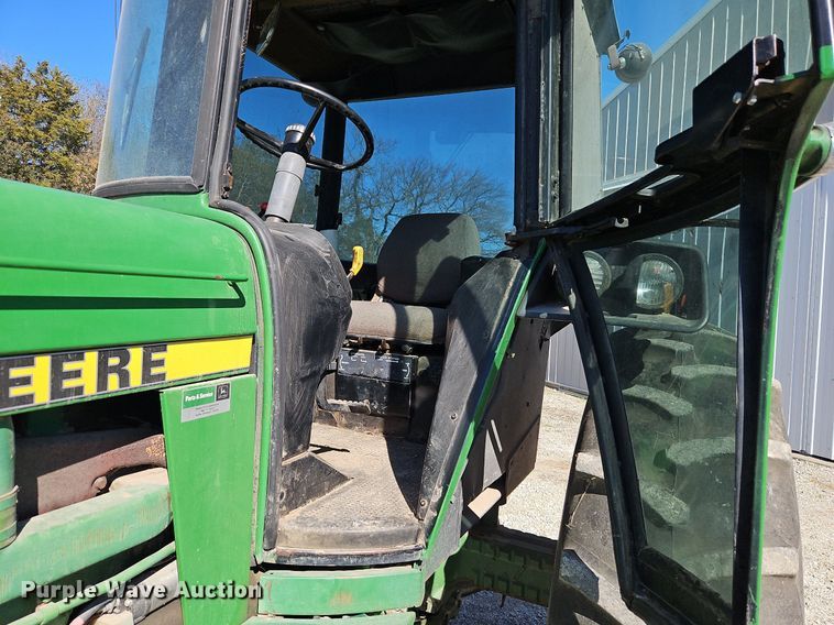 image for item LB9574 1982 John Deere 4240H  tractor