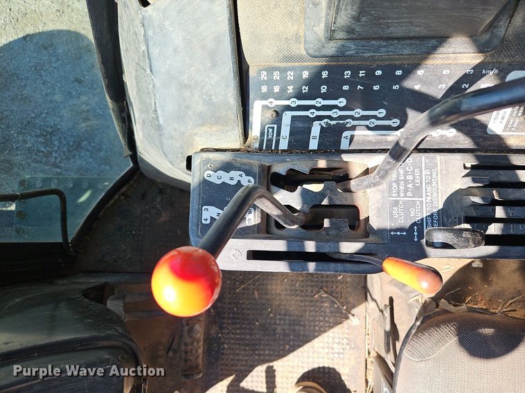 image for item LB9574 1982 John Deere 4240H  tractor