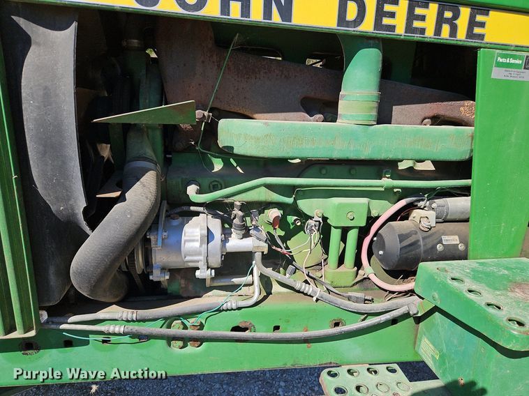 image for item LB9574 1982 John Deere 4240H  tractor