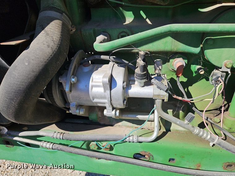 image for item LB9574 1982 John Deere 4240H  tractor
