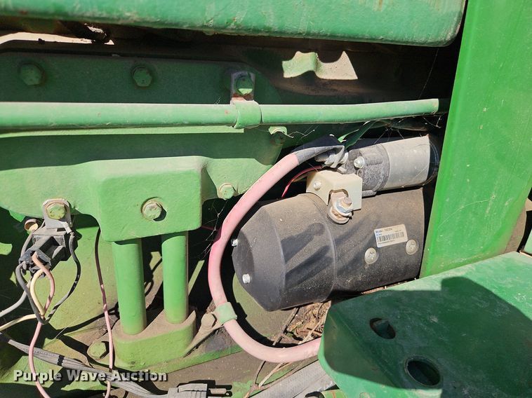 image for item LB9574 1982 John Deere 4240H  tractor