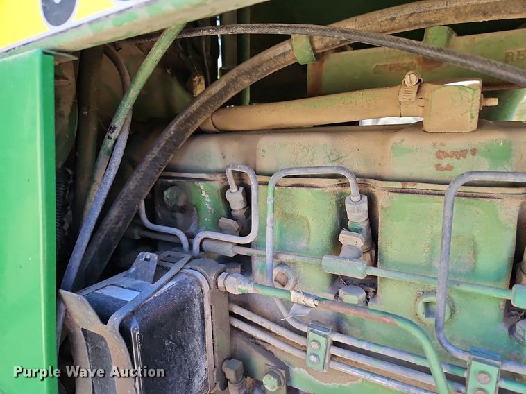 image for item LB9574 1982 John Deere 4240H  tractor
