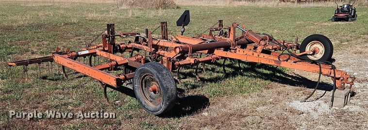 image for item LB9599 Allis-Chalmers  chisel
