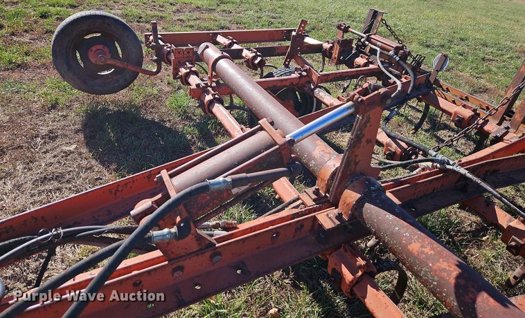 image for item LB9599 Allis-Chalmers  chisel