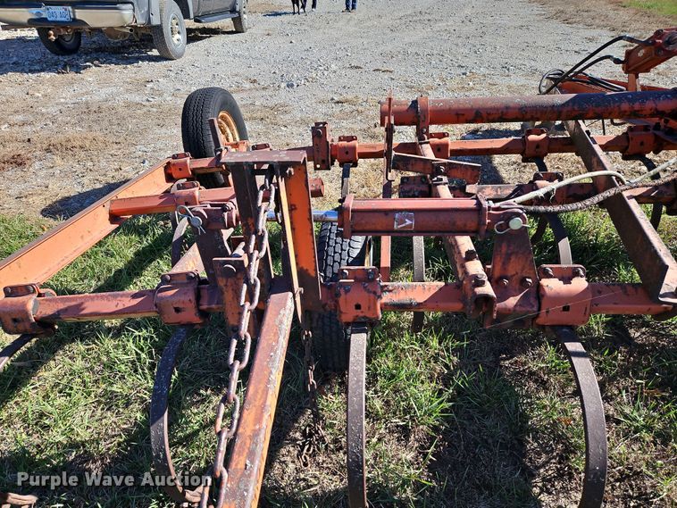 image for item LB9599 Allis-Chalmers  chisel