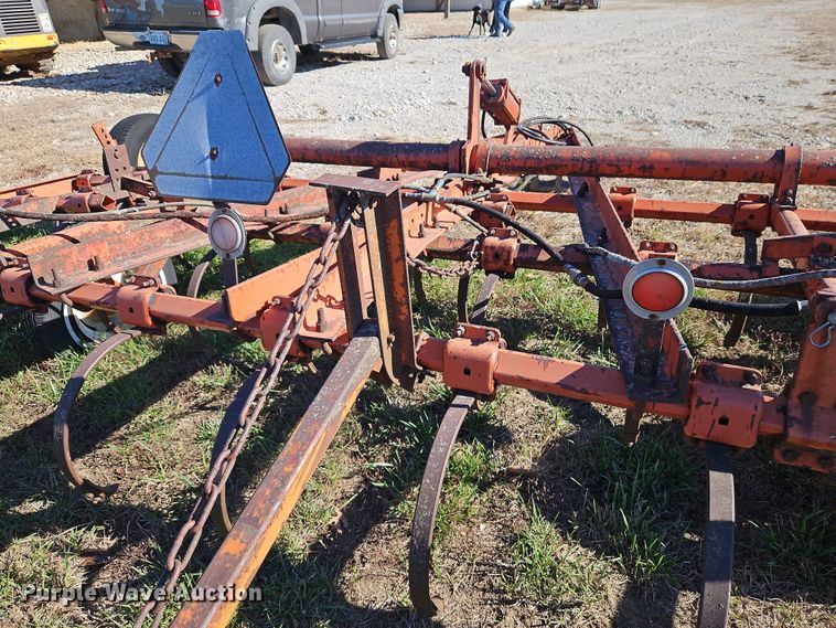 image for item LB9599 Allis-Chalmers  chisel