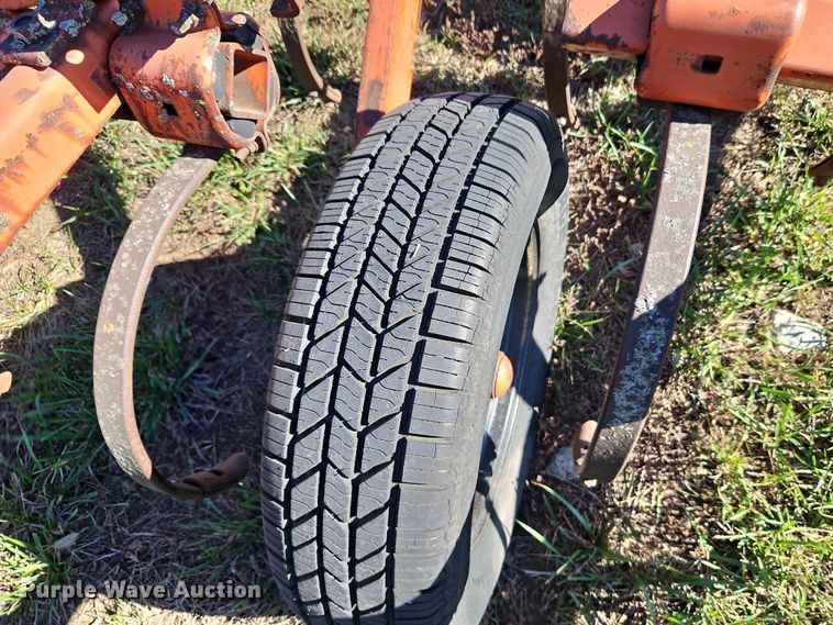 image for item LB9599 Allis-Chalmers  chisel