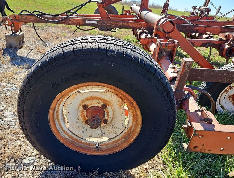 image for item LB9599 Allis-Chalmers  chisel