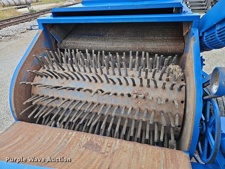 image for item LM9281 Nut Hustler 8090 nut harvester