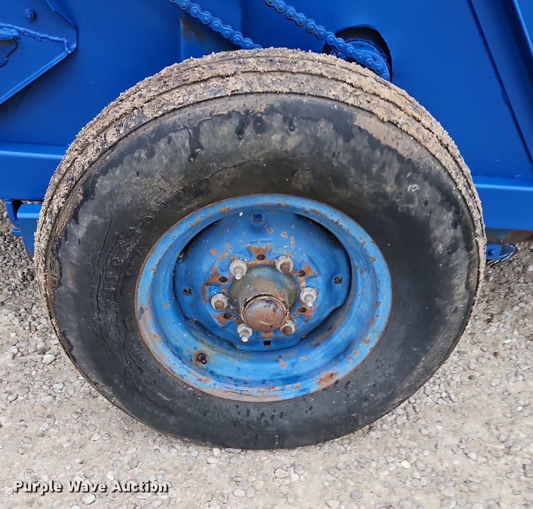 image for item LM9281 Nut Hustler 8090 nut harvester