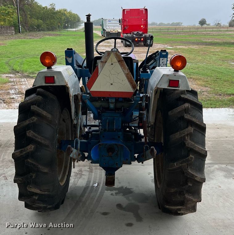 image for item LU9825 1994 Ford 1715  MFWD tractor