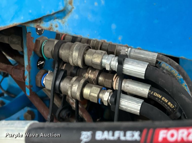 image for item LU9825 1994 Ford 1715  MFWD tractor