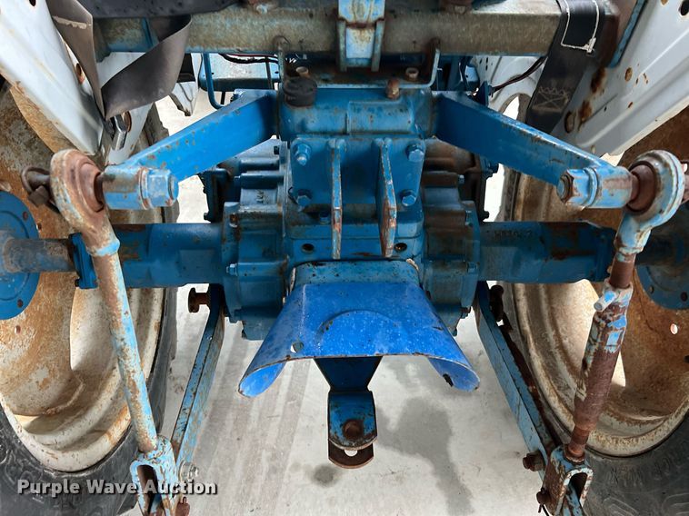 image for item LU9825 1994 Ford 1715  MFWD tractor