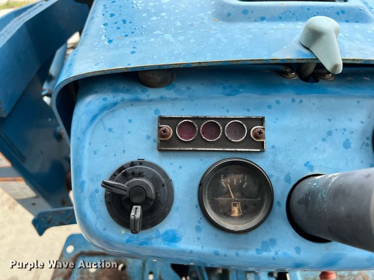 image for item LU9825 1994 Ford 1715  MFWD tractor