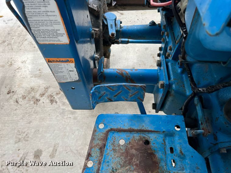 image for item LU9825 1994 Ford 1715  MFWD tractor
