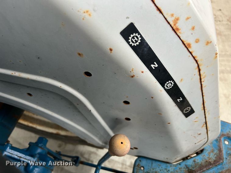 image for item LU9825 1994 Ford 1715  MFWD tractor