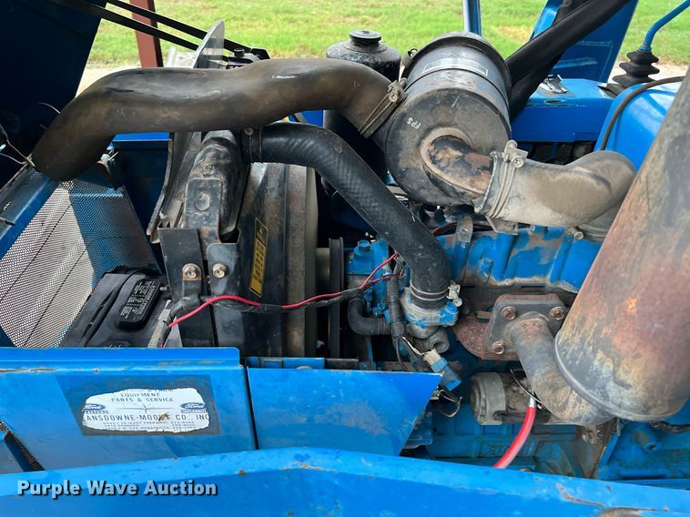 image for item LU9825 1994 Ford 1715  MFWD tractor