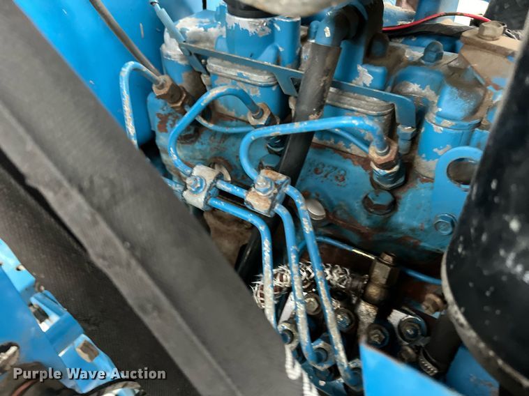 image for item LU9825 1994 Ford 1715  MFWD tractor