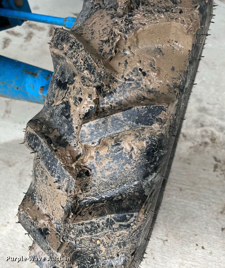 image for item LU9825 1994 Ford 1715  MFWD tractor