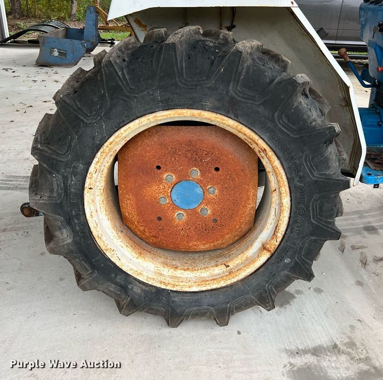 image for item LU9825 1994 Ford 1715  MFWD tractor