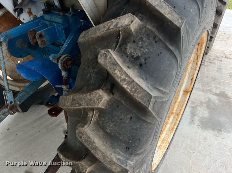 image for item LU9825 1994 Ford 1715  MFWD tractor