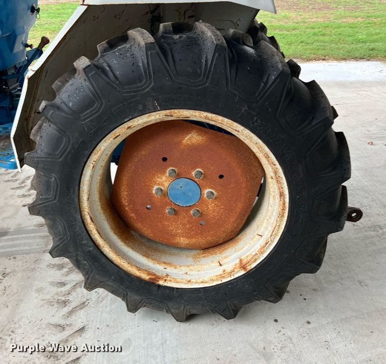 image for item LU9825 1994 Ford 1715  MFWD tractor