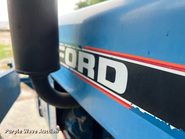 image for item LU9825 1994 Ford 1715  MFWD tractor