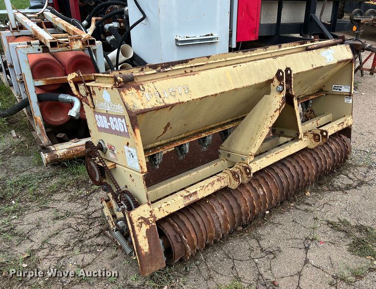 image for item LU9826 Land Pride PS1572  seeder