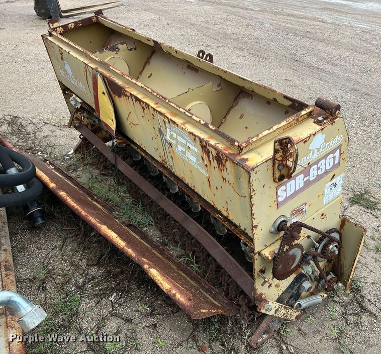 image for item LU9826 Land Pride PS1572  seeder
