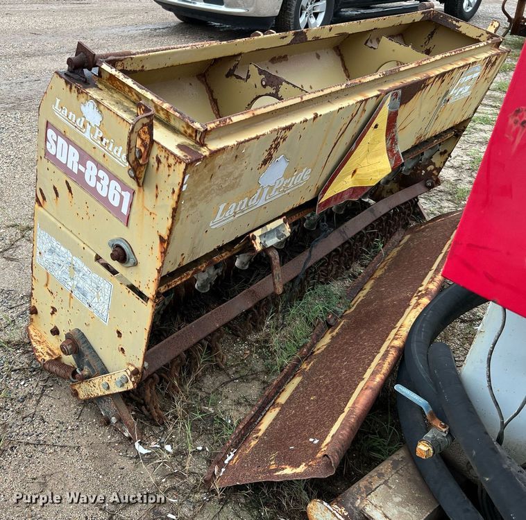image for item LU9826 Land Pride PS1572  seeder