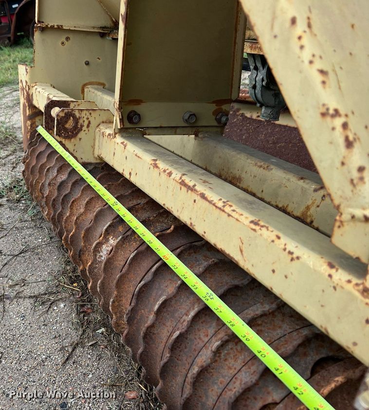 image for item LU9826 Land Pride PS1572  seeder