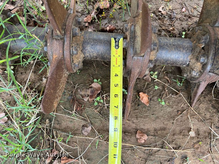 image for item LU9829 Holland AerWay 1500  aerator