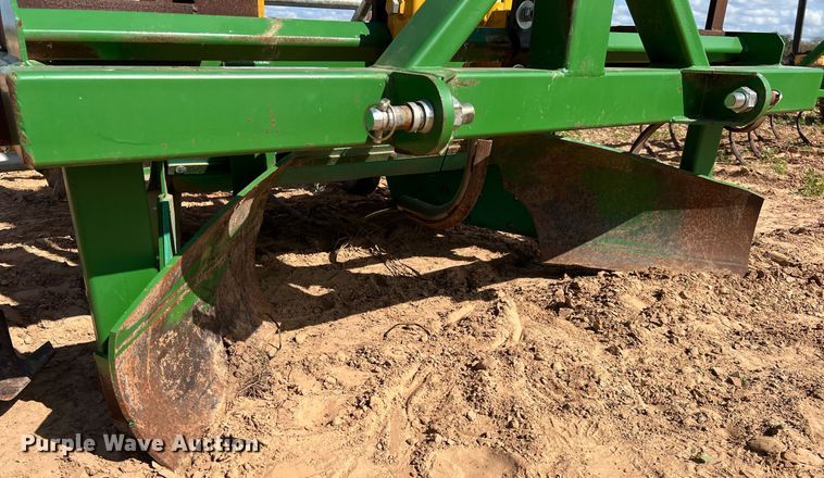 image for item MH9924 Plastic mulch layer